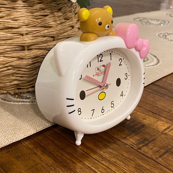 Hello Kitty Clock with Pink Bow and Bear - Picture 6 of 9